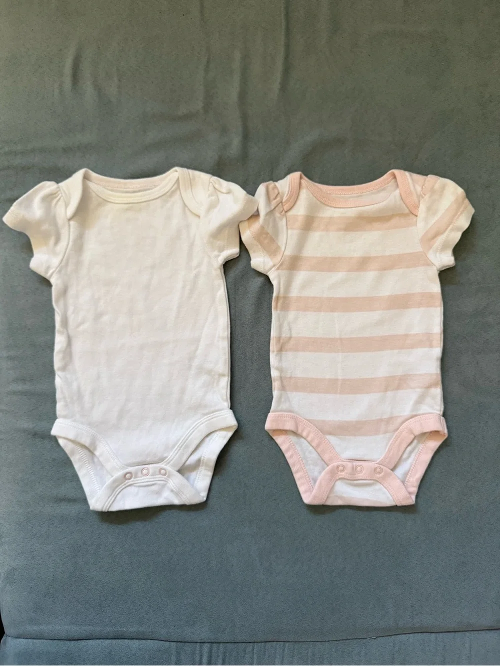 0-3M Bundle Girls 12-piece lot H&M Nordstrom Old Navy Cat & Jack Carter Honest
